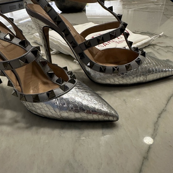 Valentino Rockstud Silver Heels - Picture 5 of 8